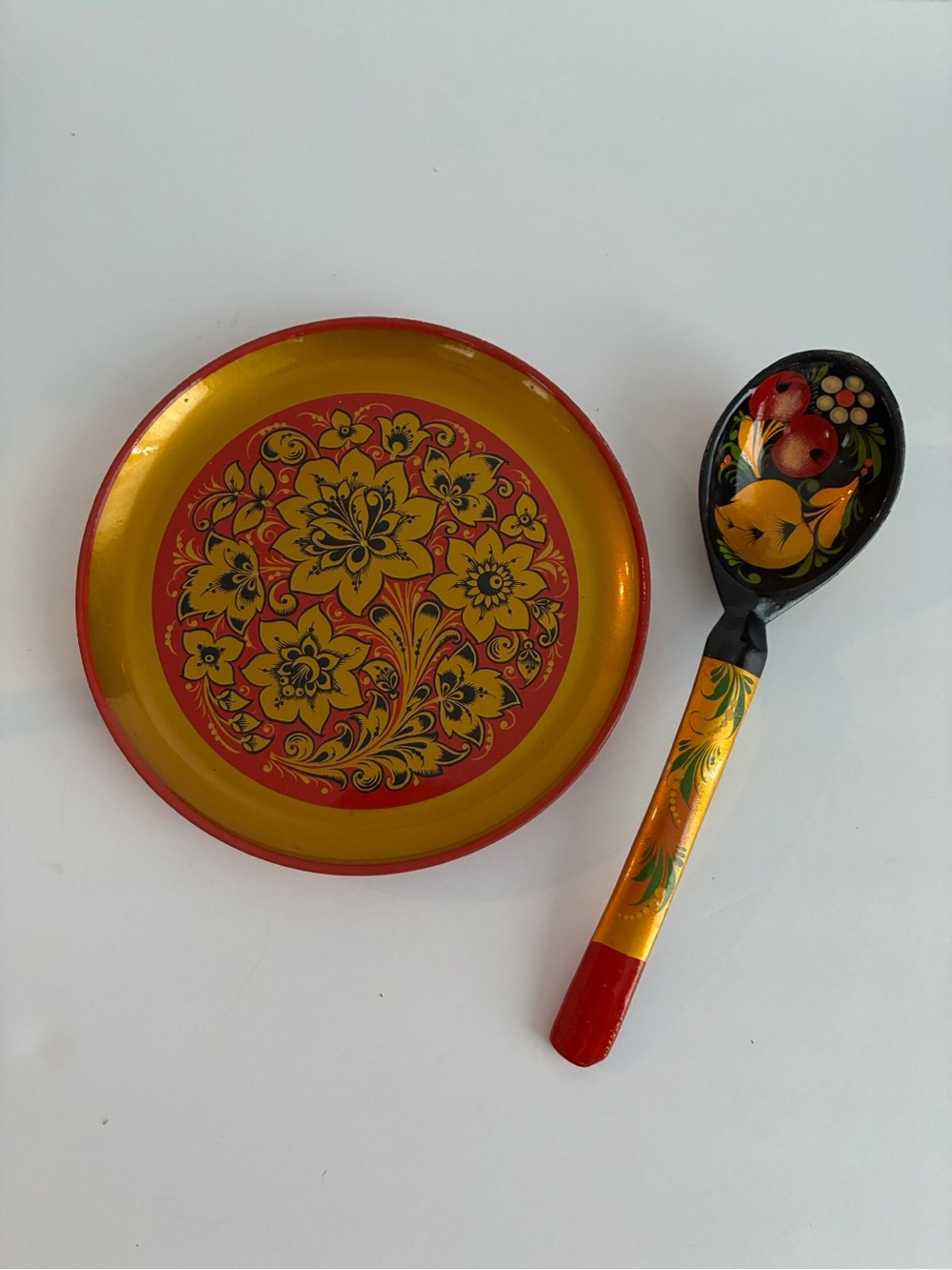 Russian Khokhloma Wood Plate & Spoon Set Hand Painted Folk Art Gold Red Lacquer